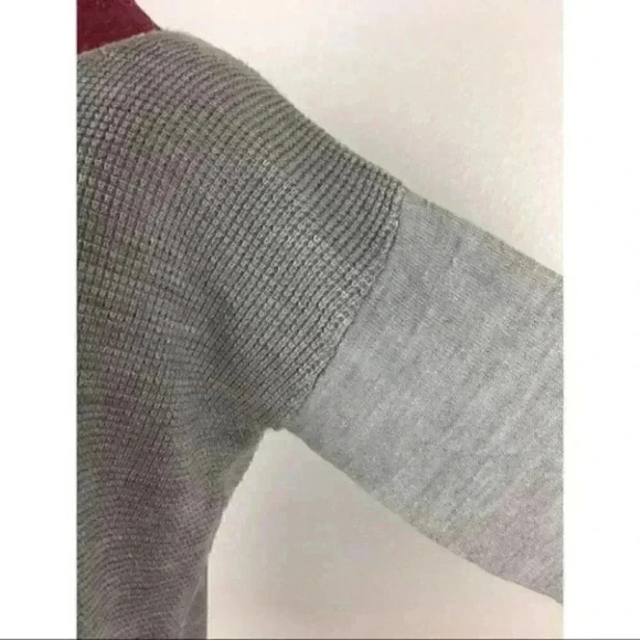 Hannah Sweater Size S/s Gray slit slide Pullover - Picture 4 of 9